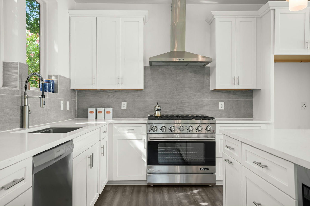 2111 Prather Ln #1 — photo 2