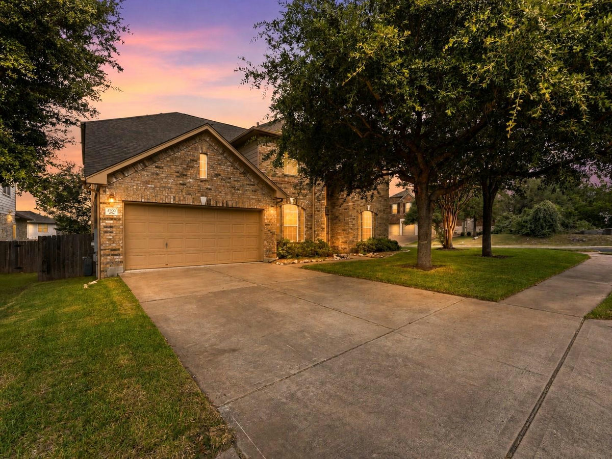 4500 Corazon Cv — exterior