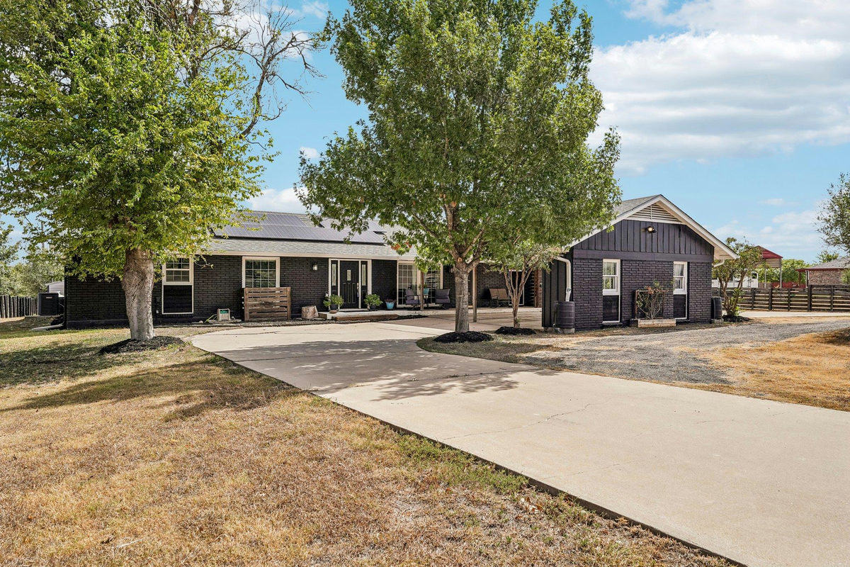 140 Family Cir — photo 2