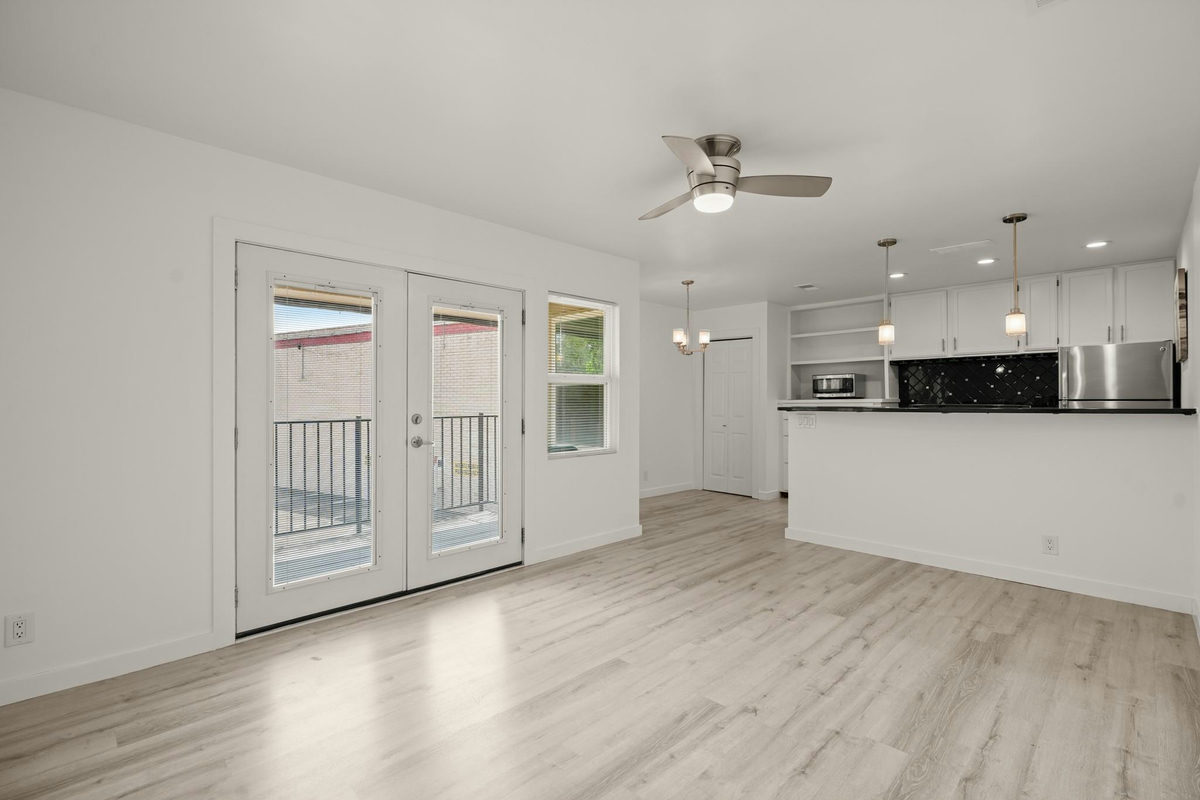 2600 Penny Lane Ln #211