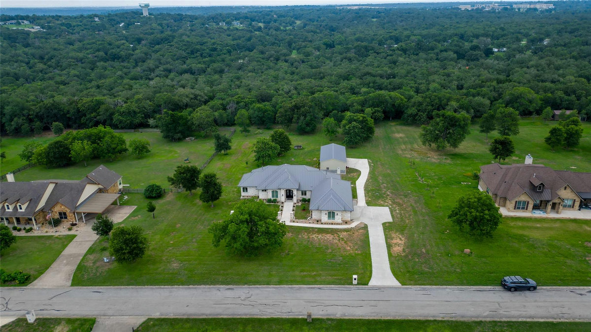 145 Pavilion Dr — exterior