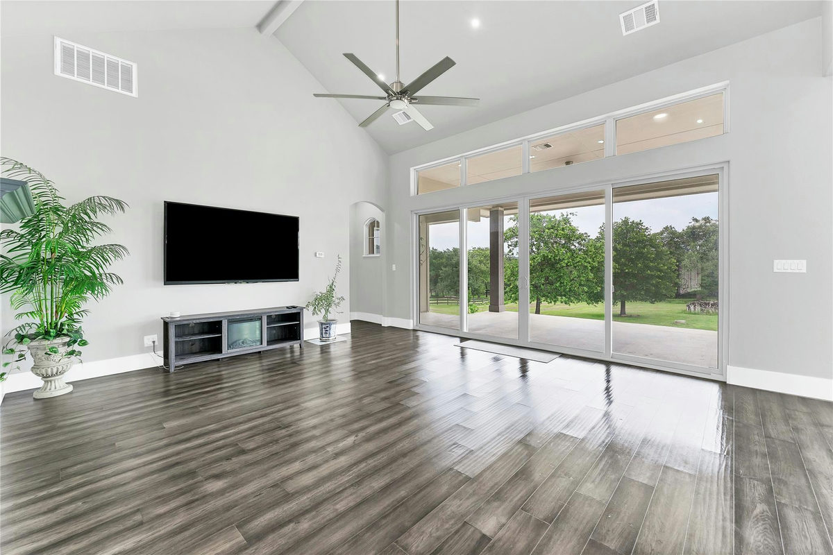 145 Pavilion Dr — photo 5