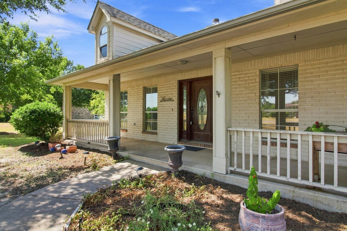 215 Courtnees Way — photo 3