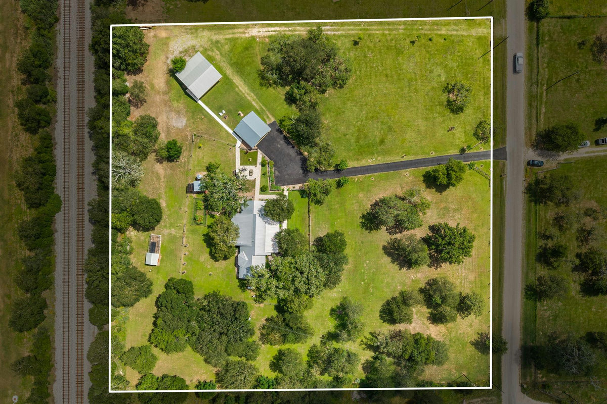 402 Smith Rd — photo 4