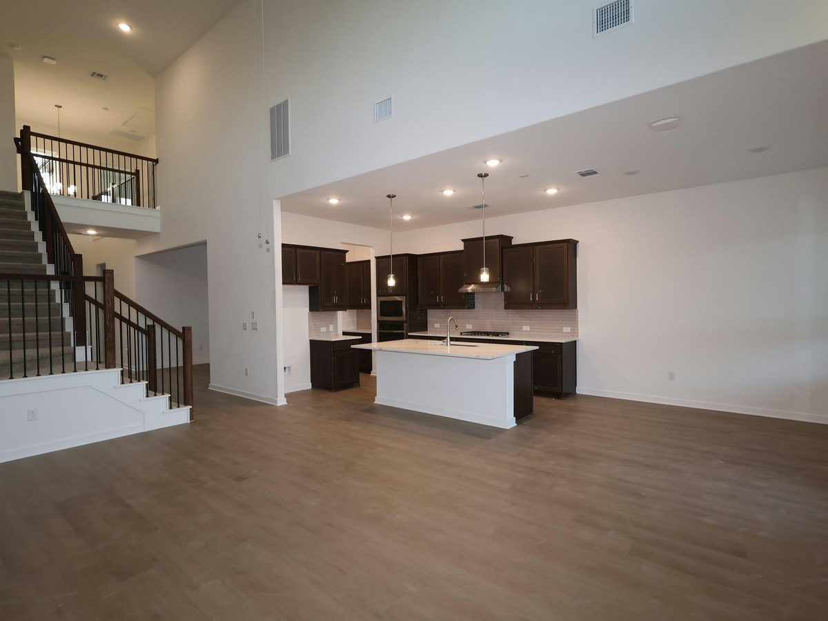 4016 Fulton Dr — photo 4