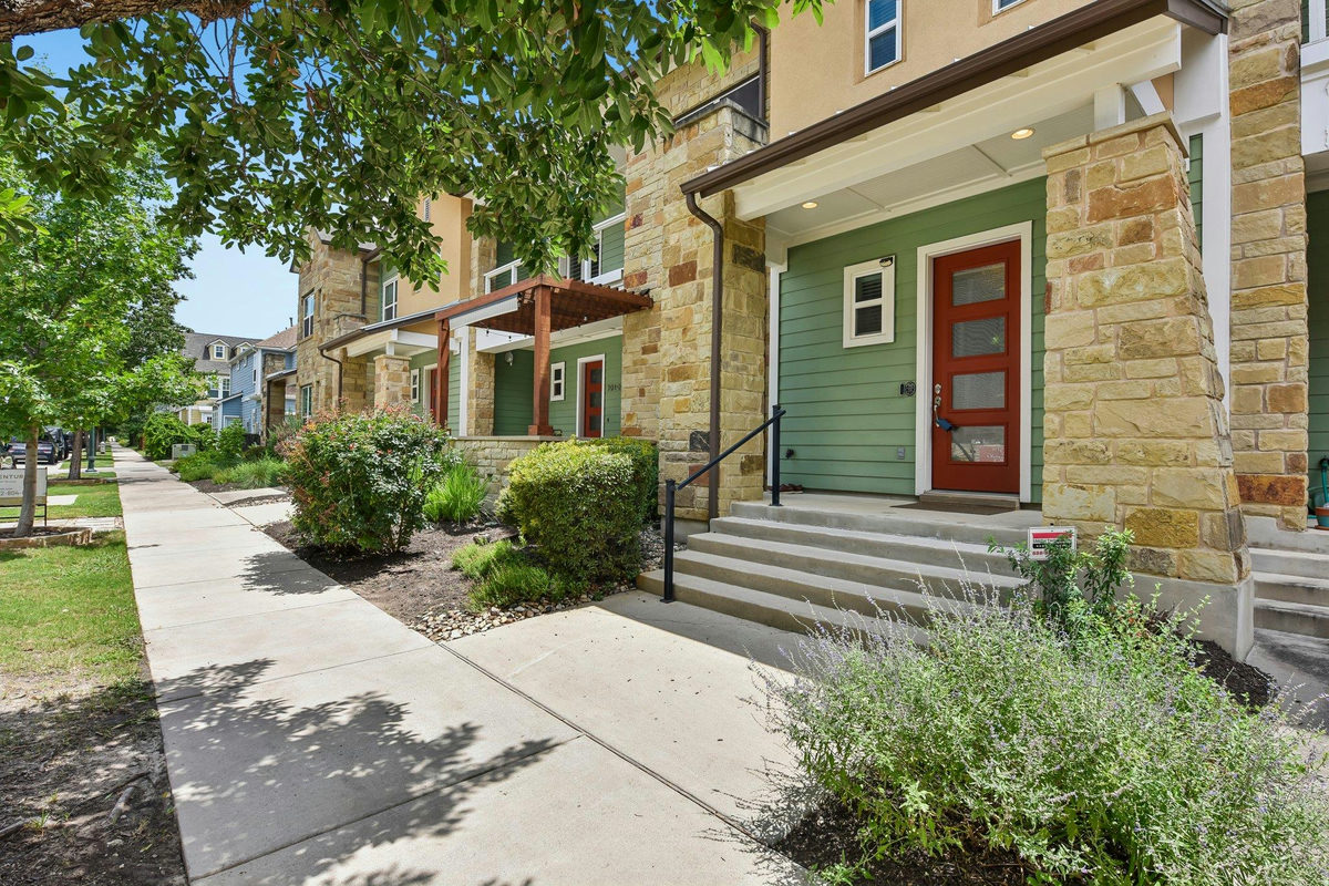 3917 Vaughan St — exterior