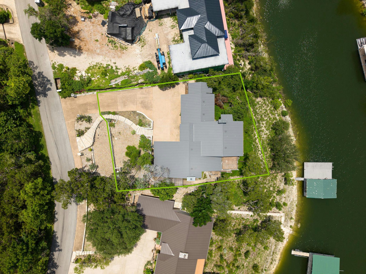 718 Bermuda St — photo 2
