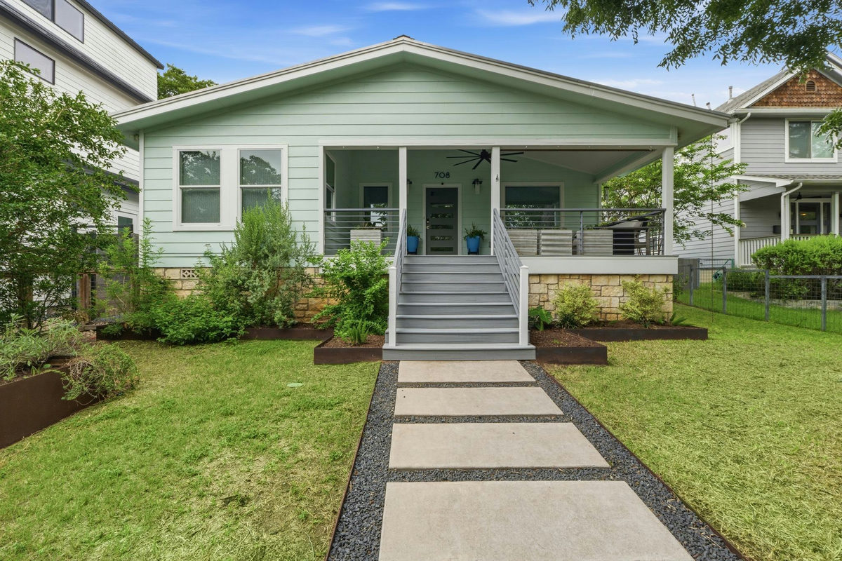 708 Upson St — exterior
