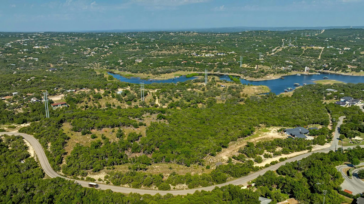 0011 Lakehurst Loop — photo 3