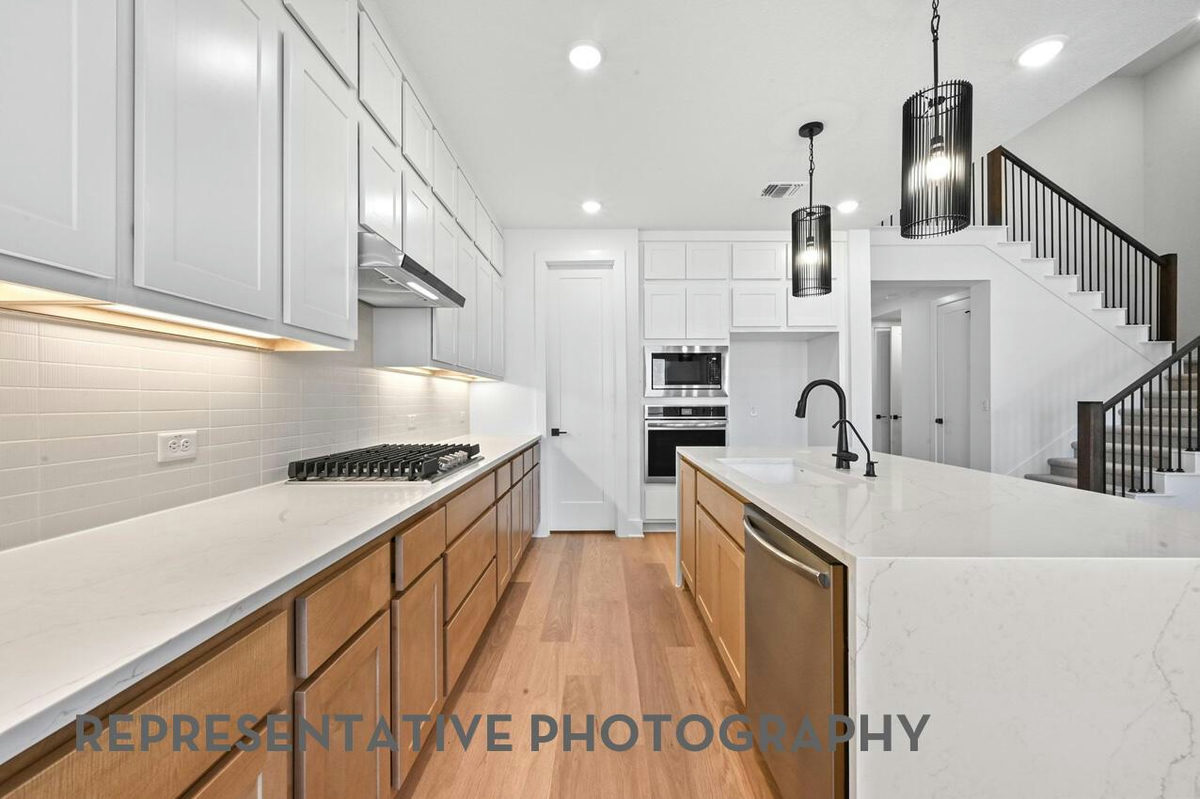 8916 Golden Lion Dr — photo 4