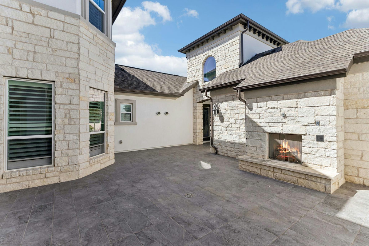 2132 Novara Trl — photo 4