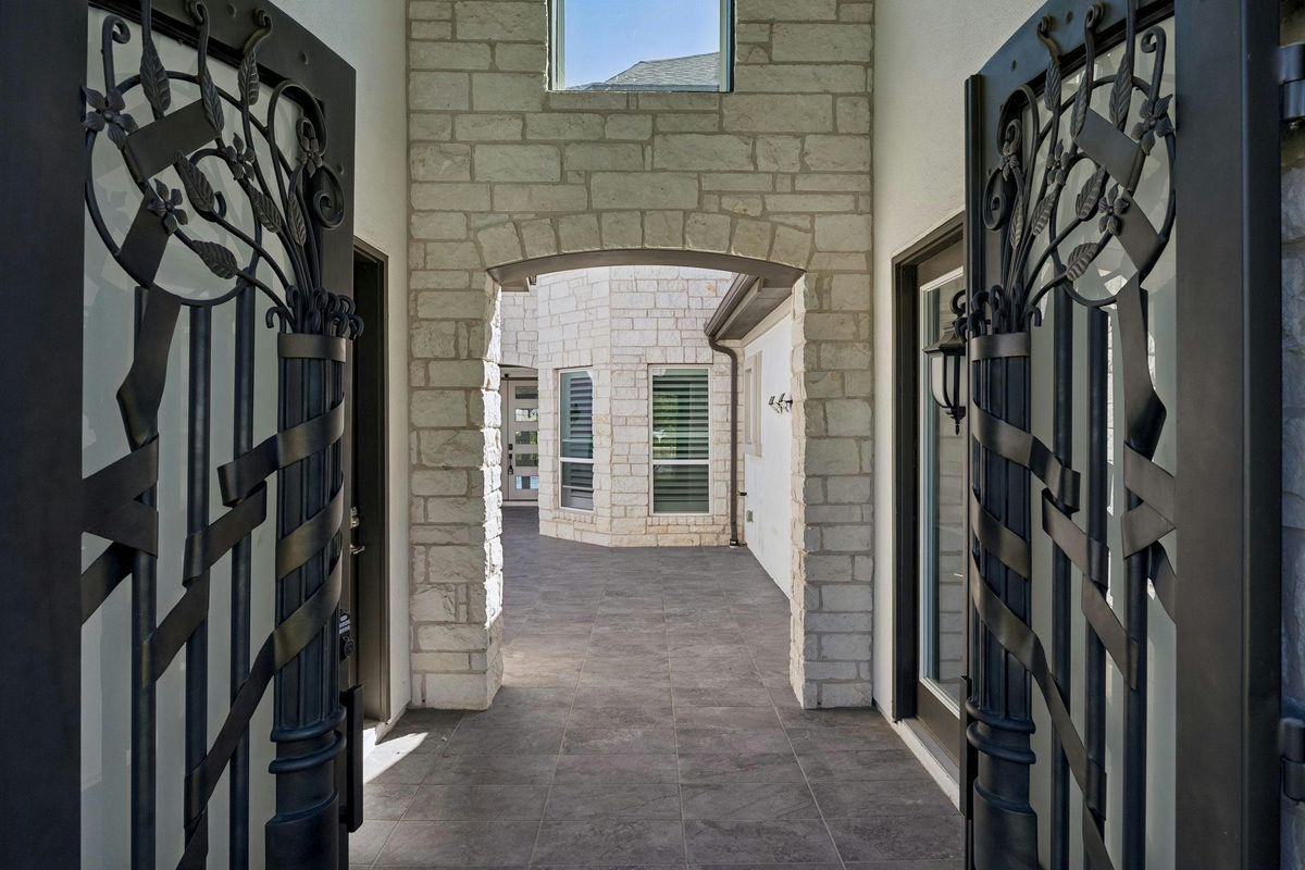 2132 Novara Trl — photo 3
