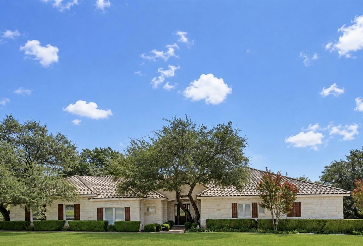 2 Jasperwood Ct — exterior