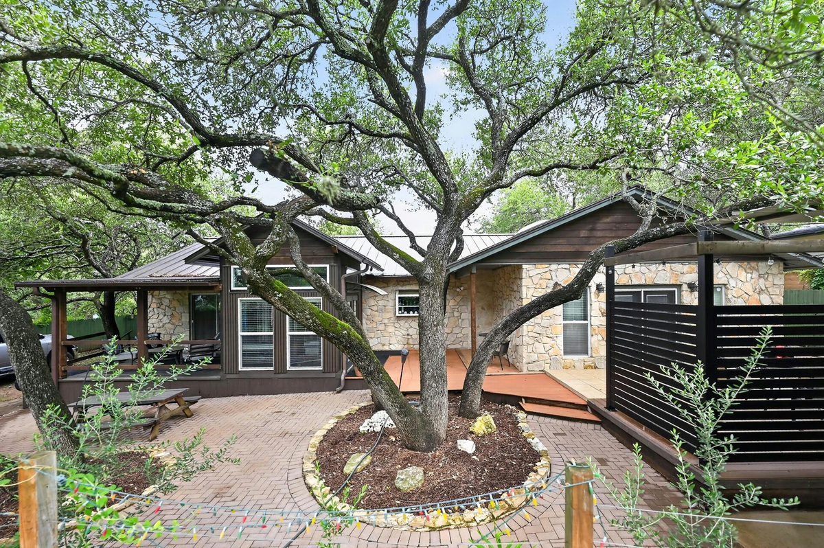 102 N Lake Hills Dr — photo 2