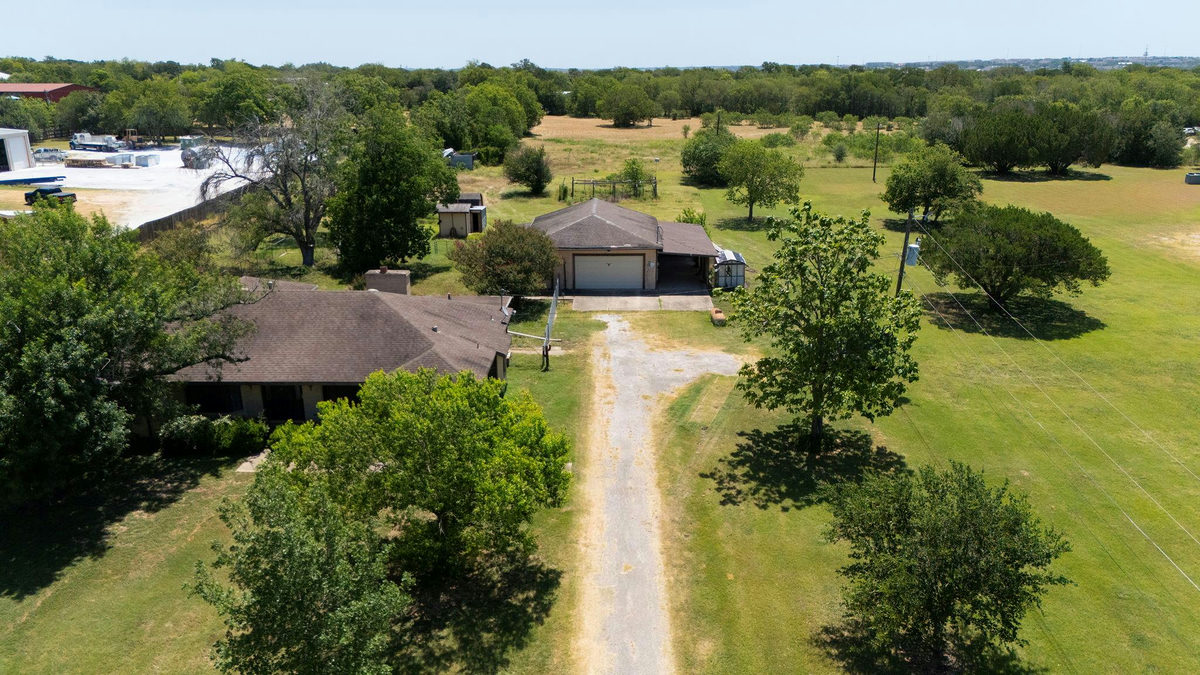 12409 Lowden Ln — photo 4