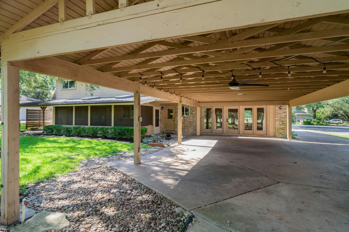 8806 Balcones Club Dr — photo 3
