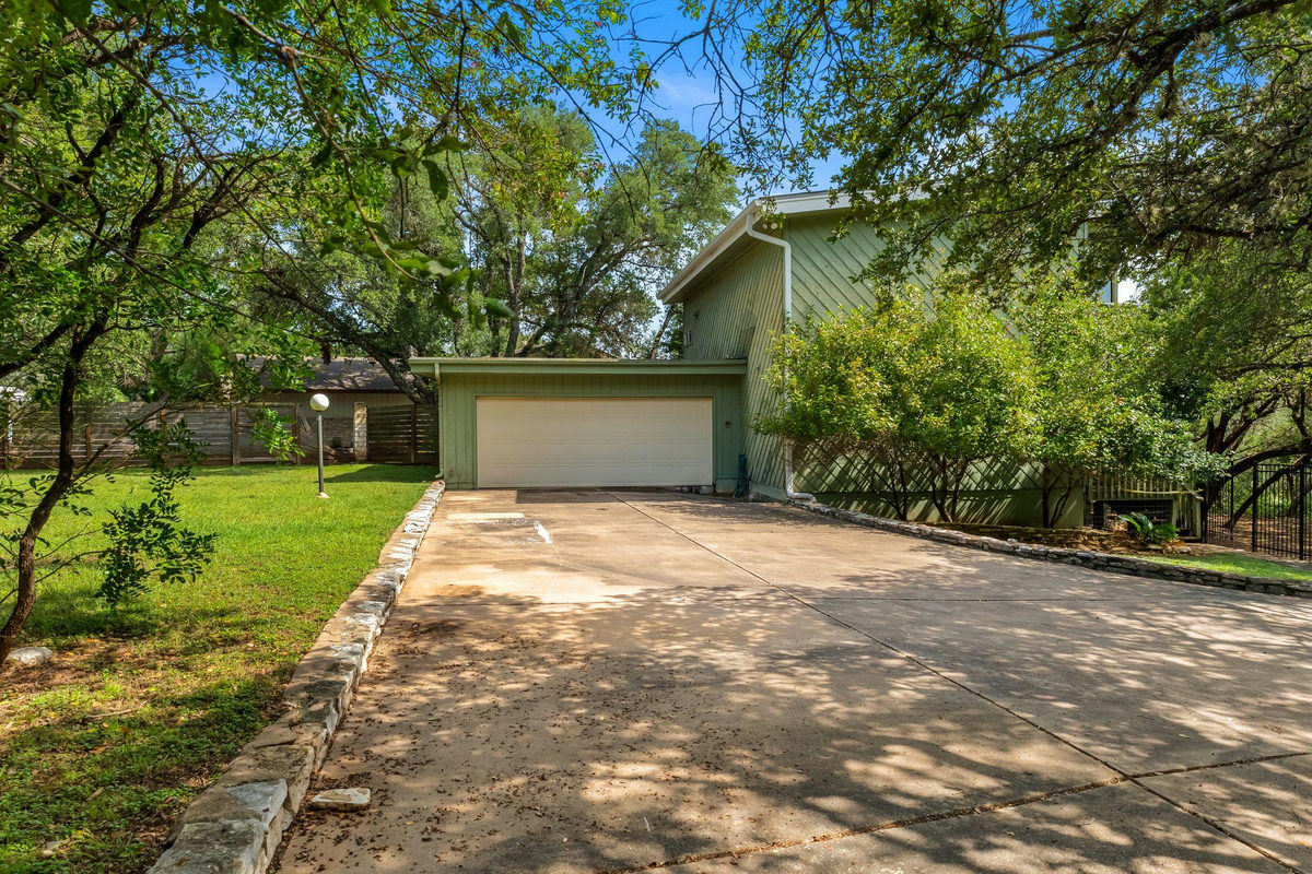 124 Firebird St — photo 3