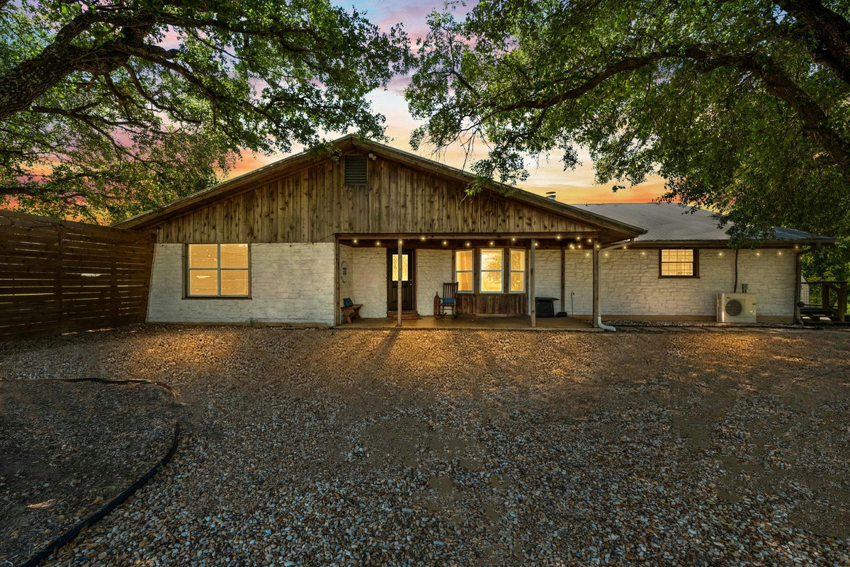 1421 Fm 1660 — exterior