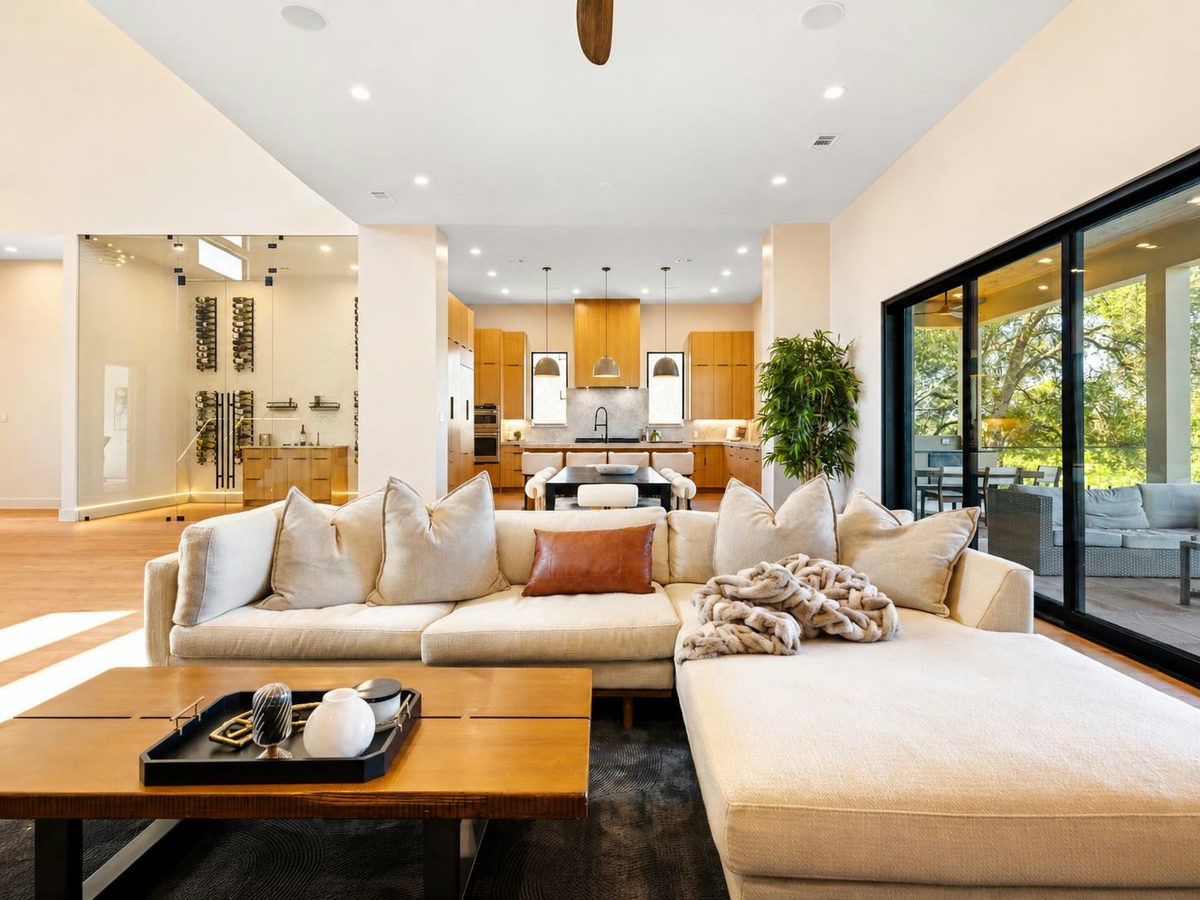 205 Waters View Ct — photo 3