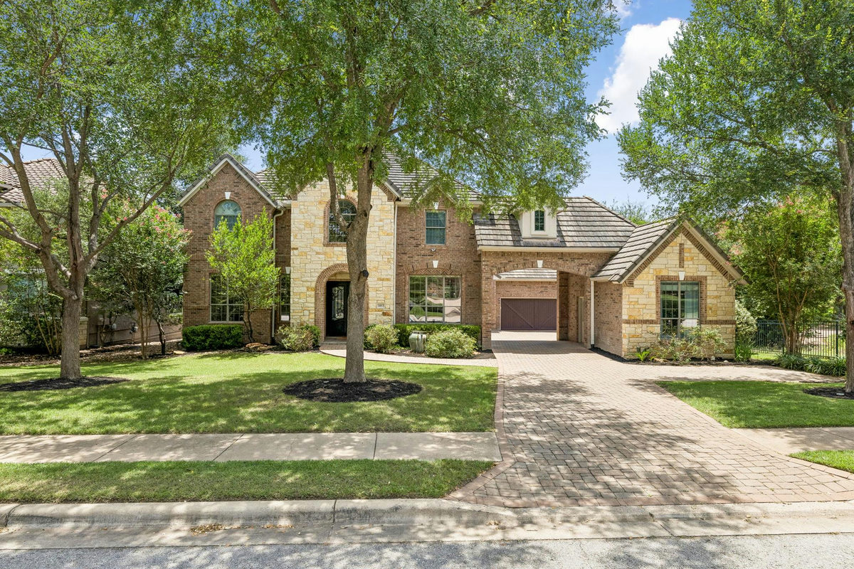 11813 Eagles Glen Dr — exterior