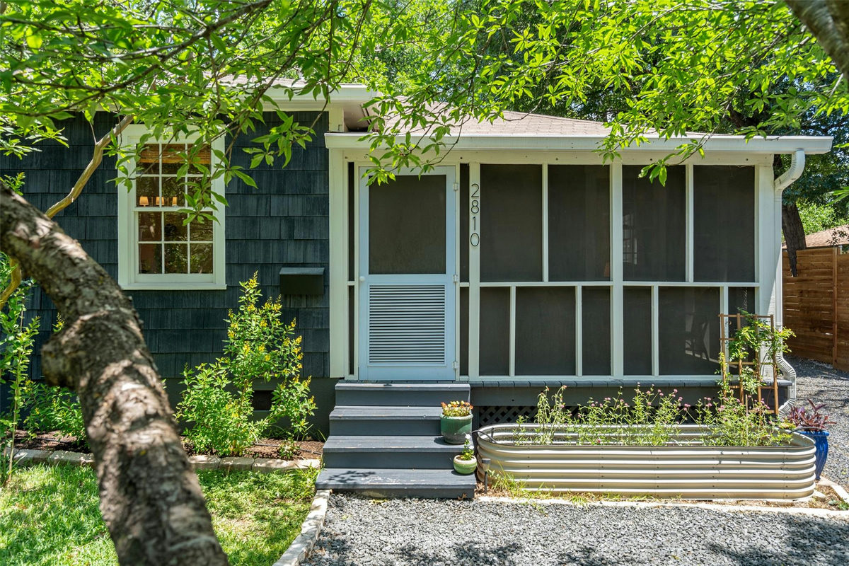2810 Windsor Rd — exterior