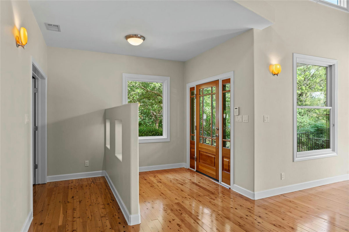 10200 Birdlip Cir — photo 5