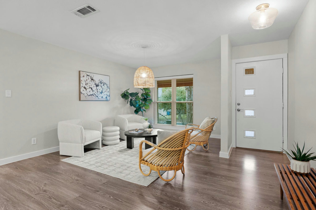5501 Coventry Ln — photo 2