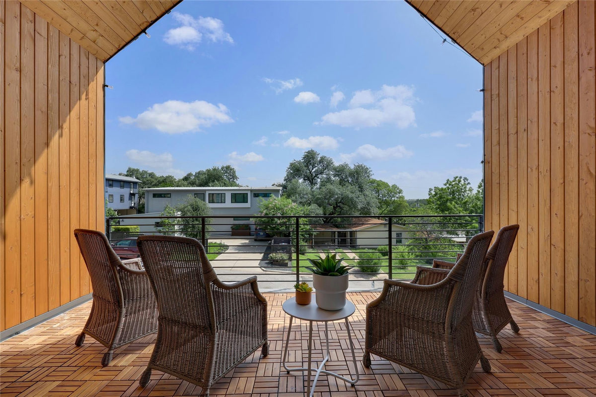 511 South Park Dr #2 — photo 2