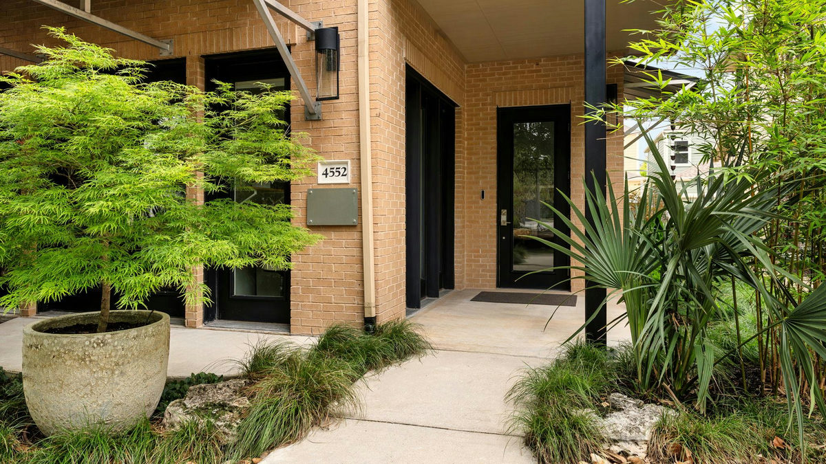 4552 Page St — photo 3