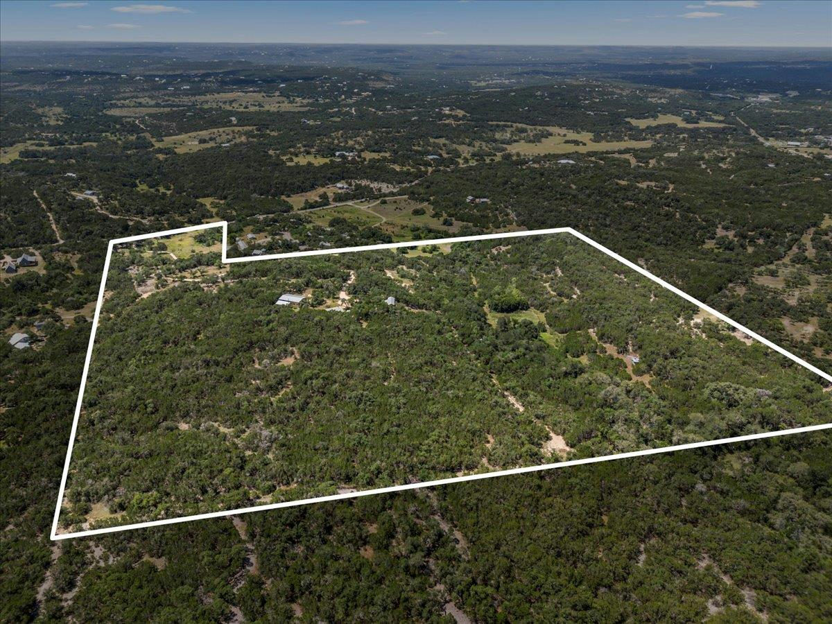 701 Old Oaks Ranch Rd — exterior