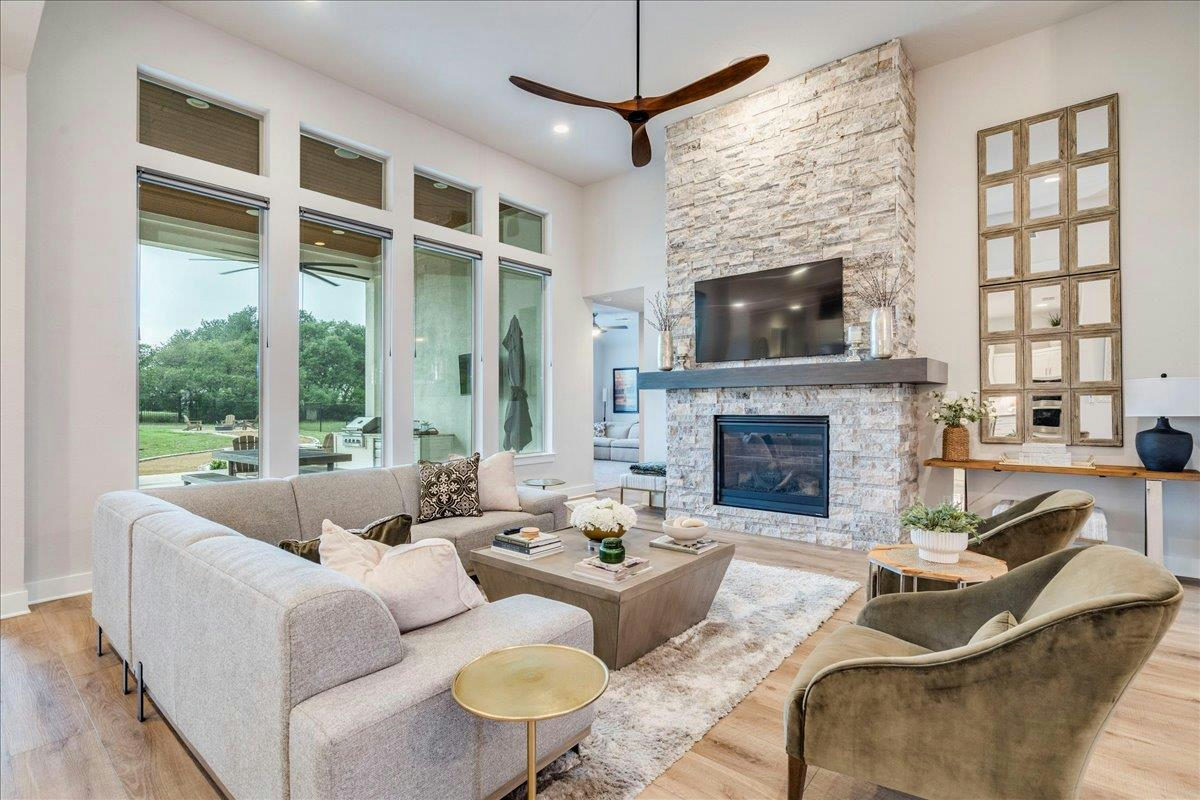 1144 Bunker Ranch Blvd — exterior