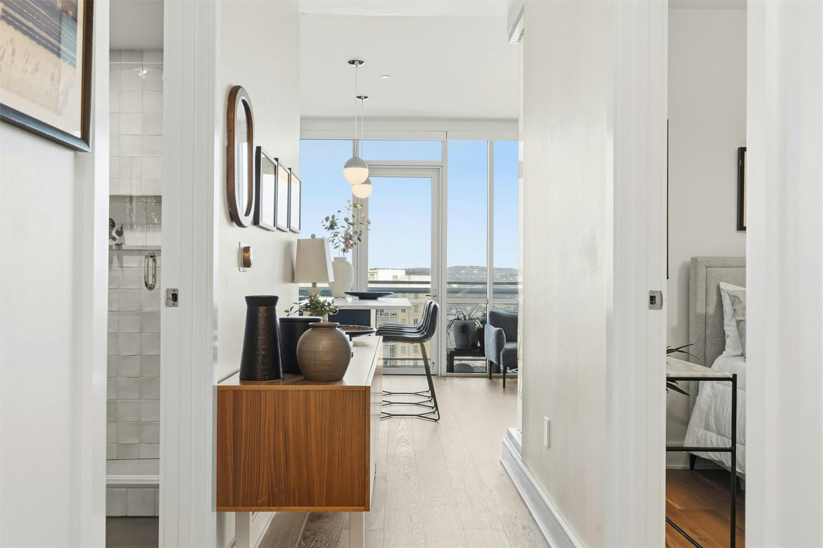222 West Ave #1808 — photo 3