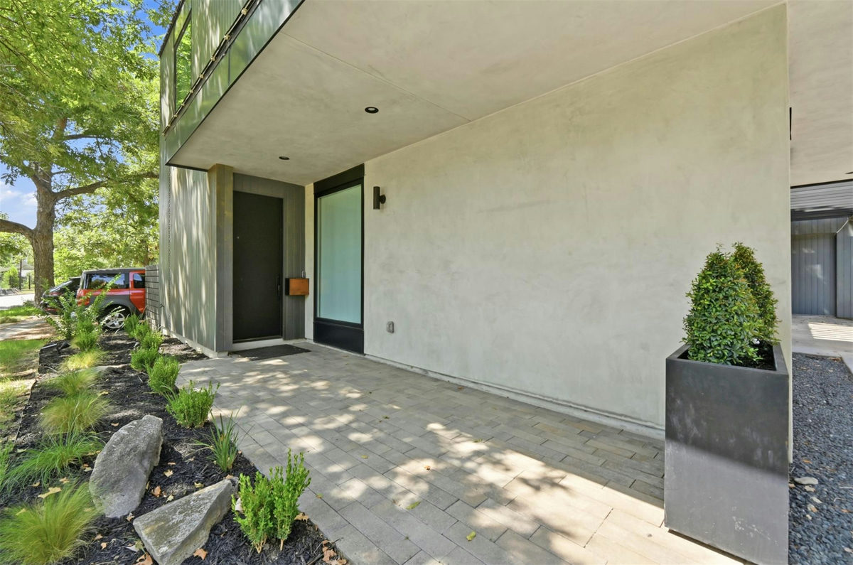 3004 Fontana Dr — photo 3