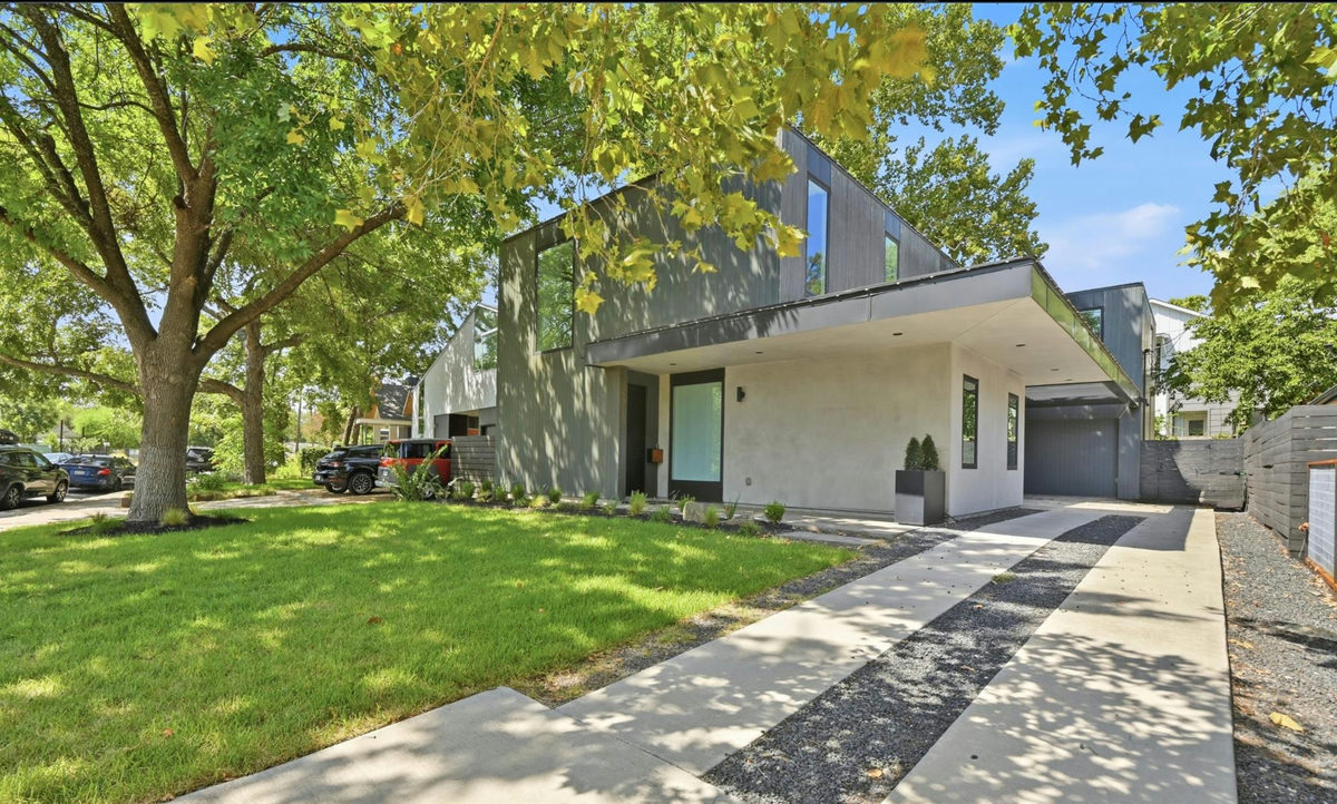 3004 Fontana Dr — photo 2