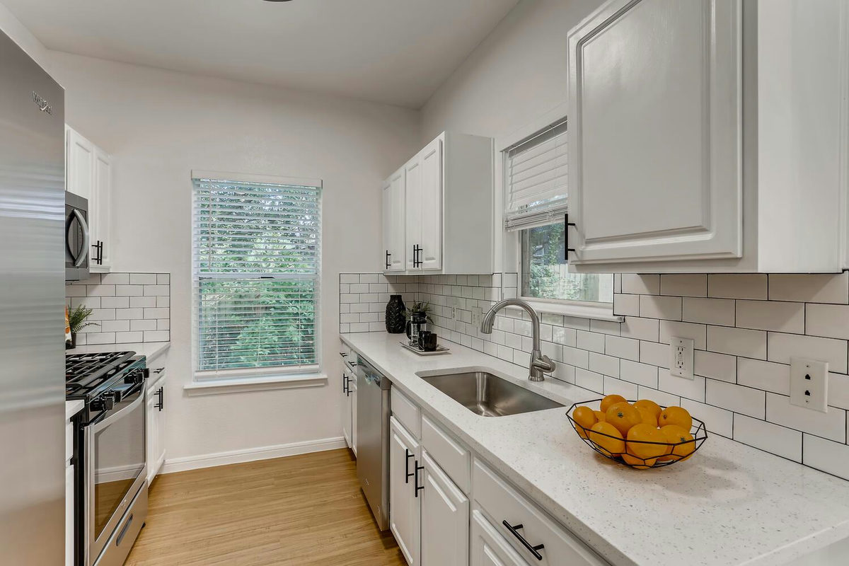 1206 Maple Ave #A/B — photo 2