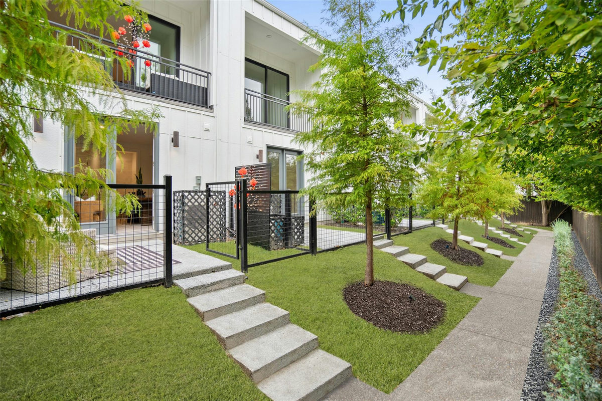 2505 Bluebonnet Ave #12 — photo 2