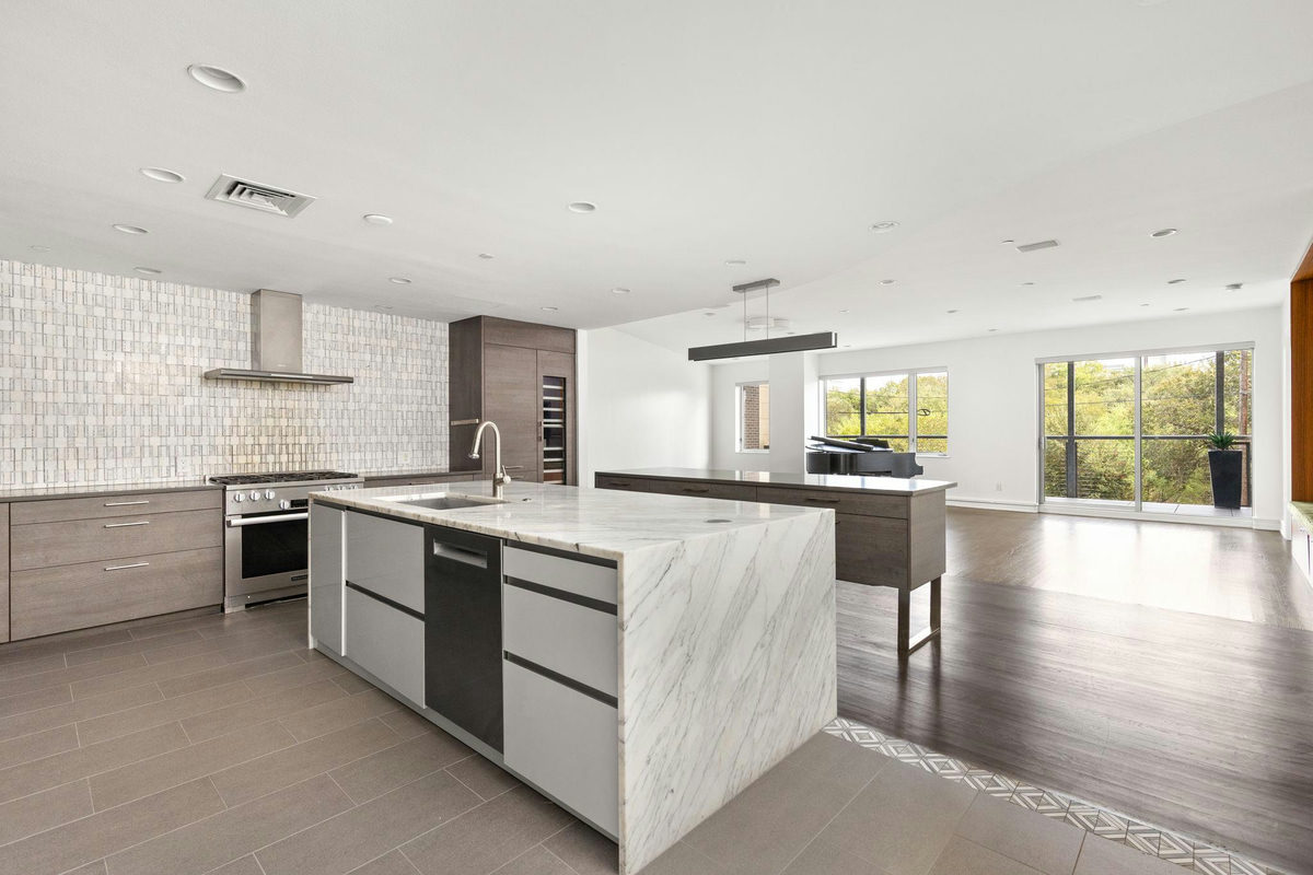 901 W 9th St #107 — photo 5