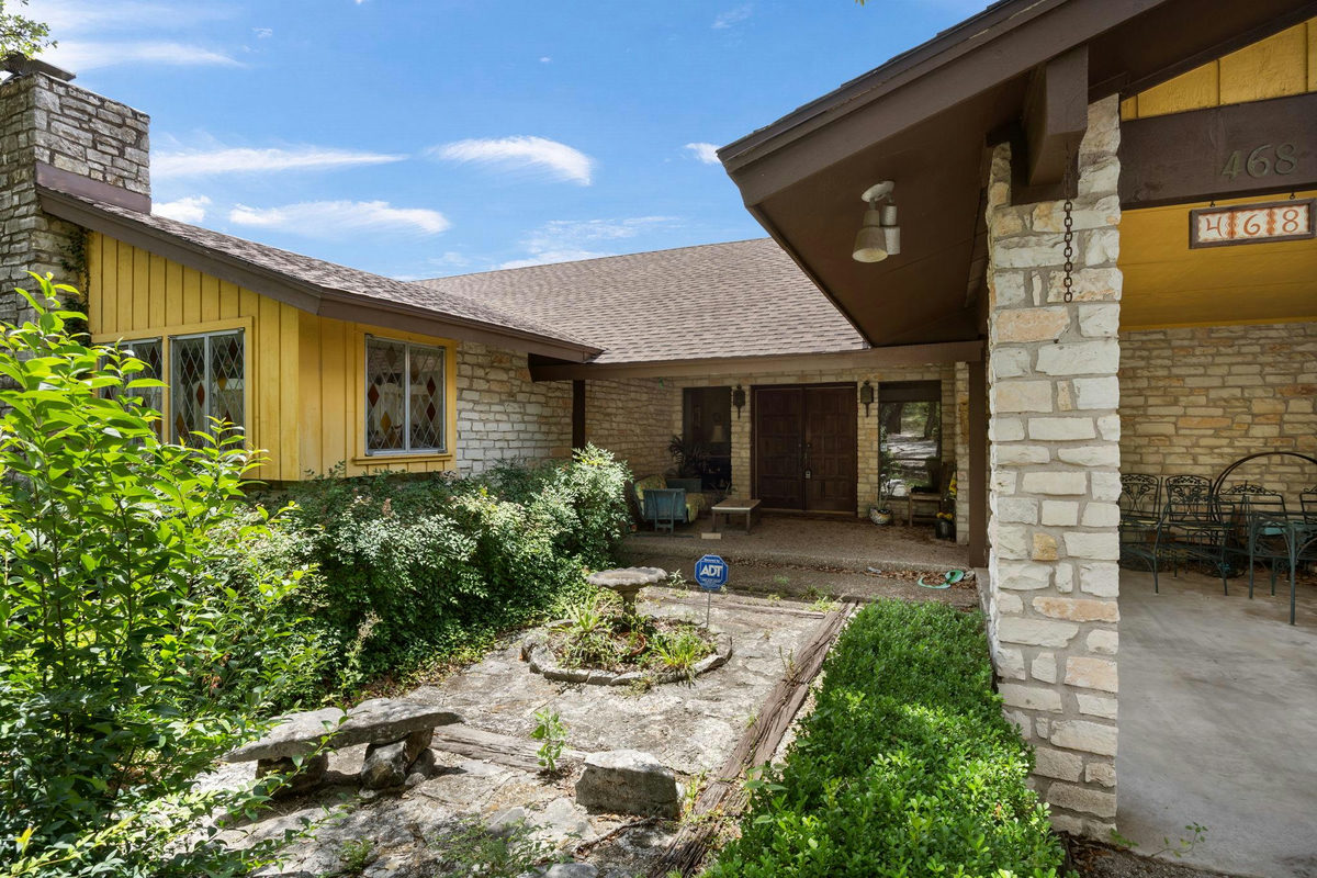 468 Spiller Ln — photo 2