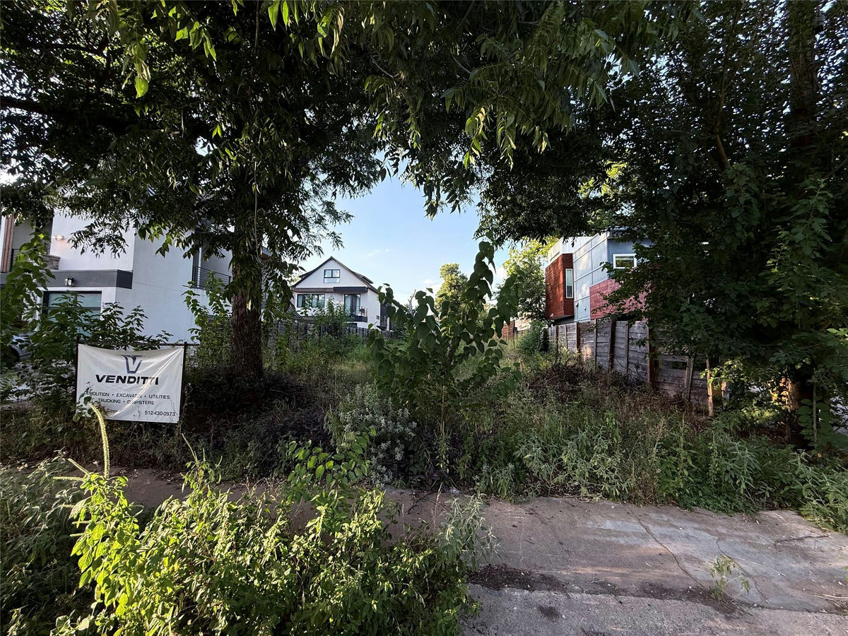 2512 E 4th St — photo 3