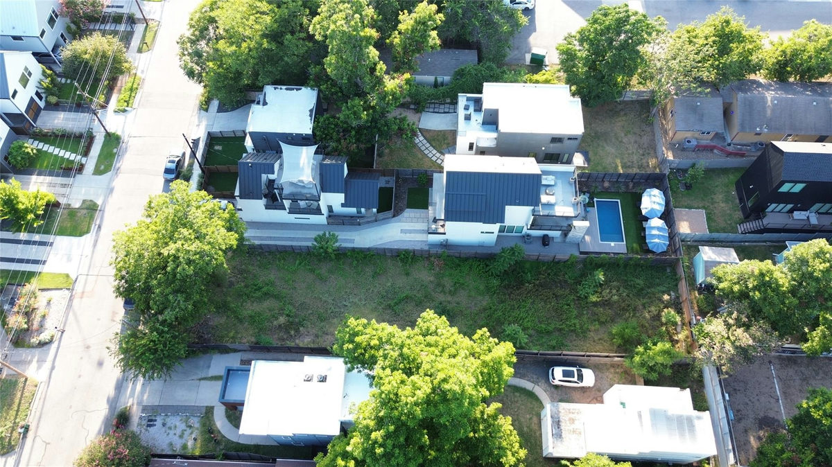 2512 E 4th St — photo 5
