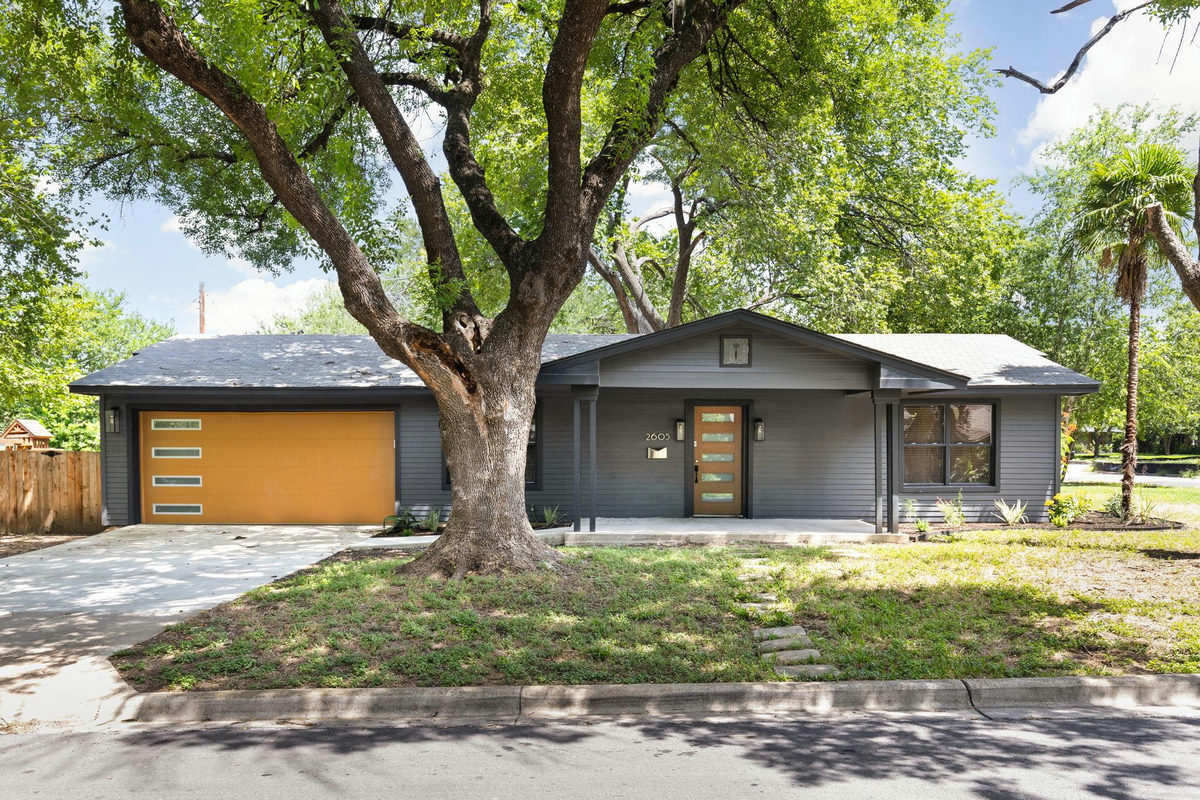 2605 Friar Tuck Ln — exterior