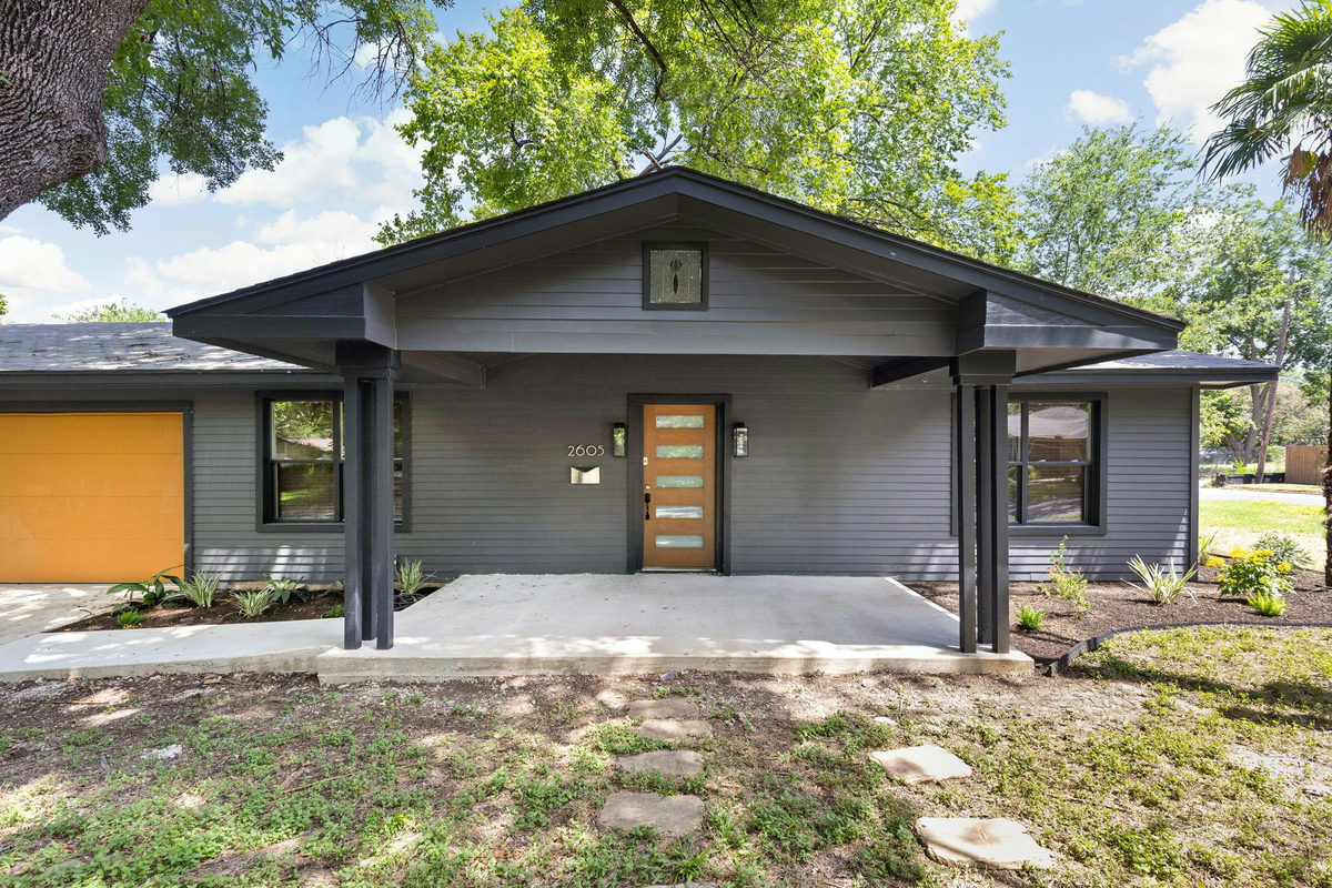 2605 Friar Tuck Ln — photo 2