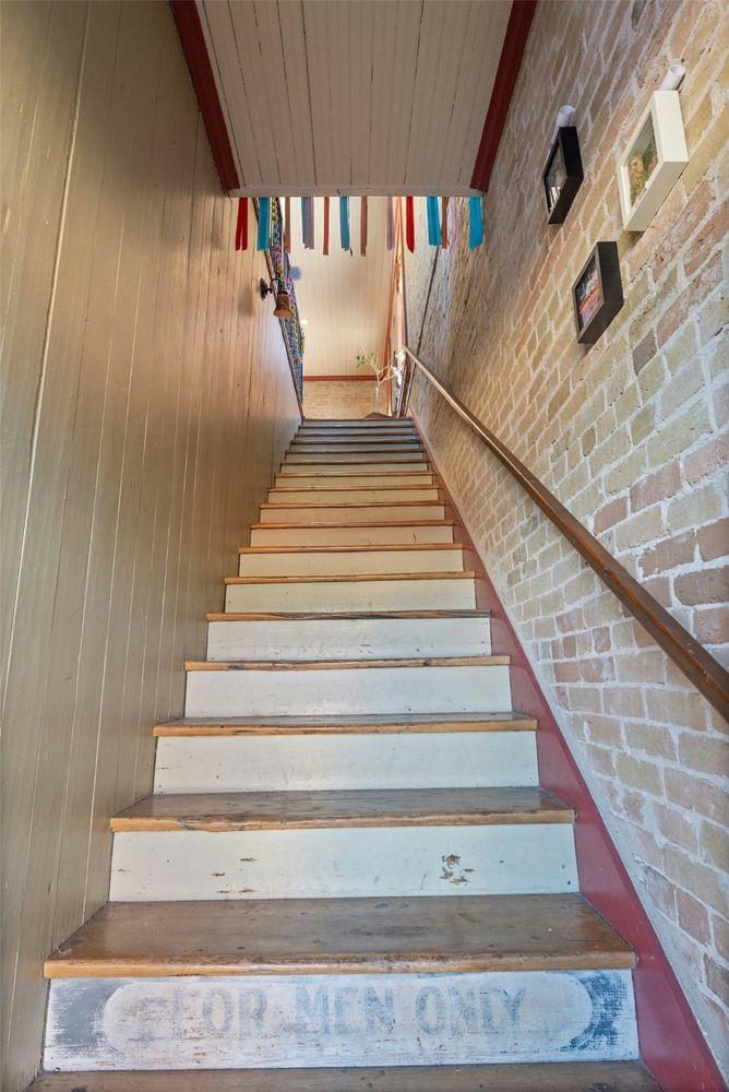 707 Chestnut St — photo 2