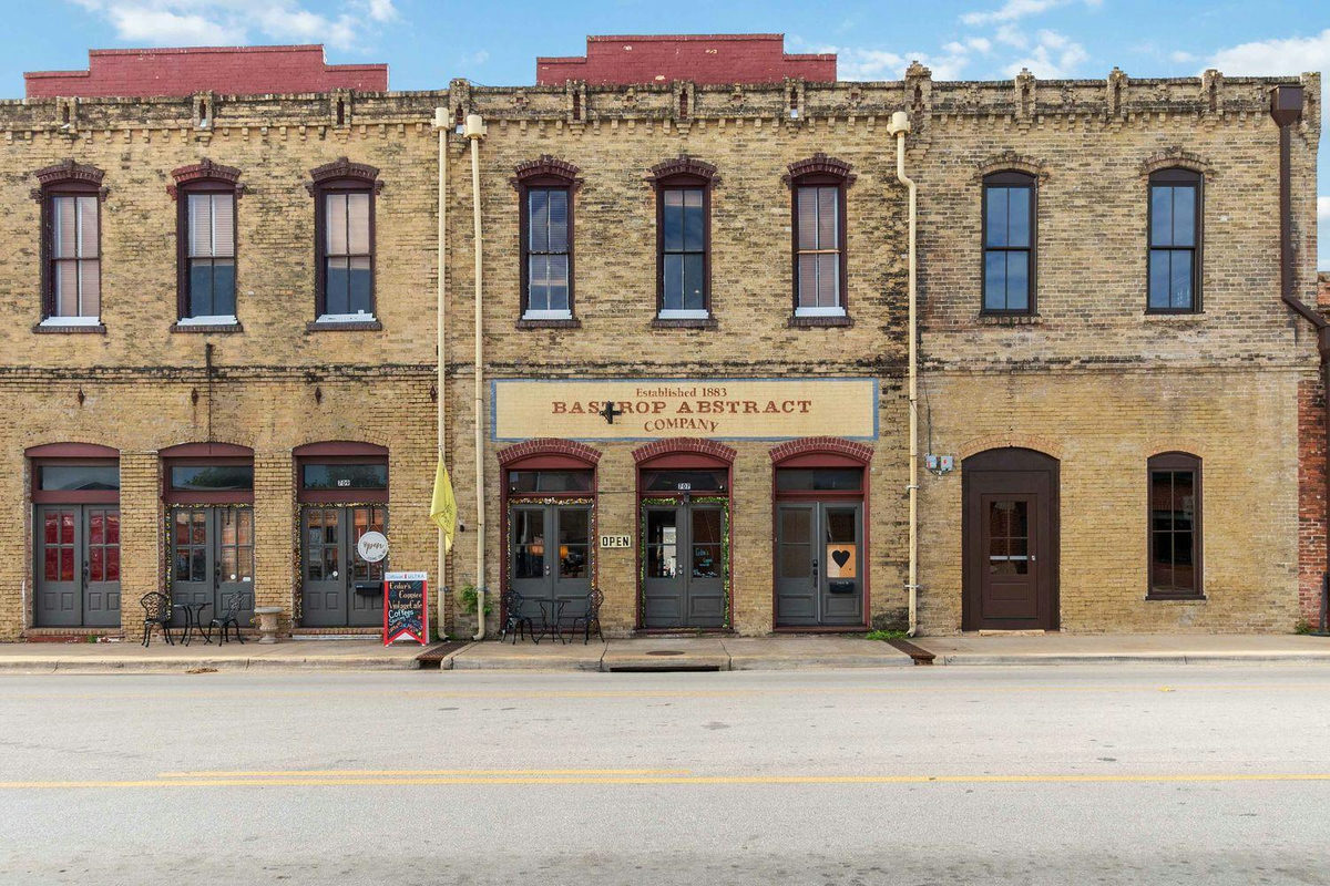 707 Chestnut St — exterior