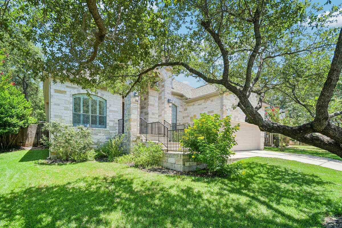 8008 Ladera Verde Dr — exterior