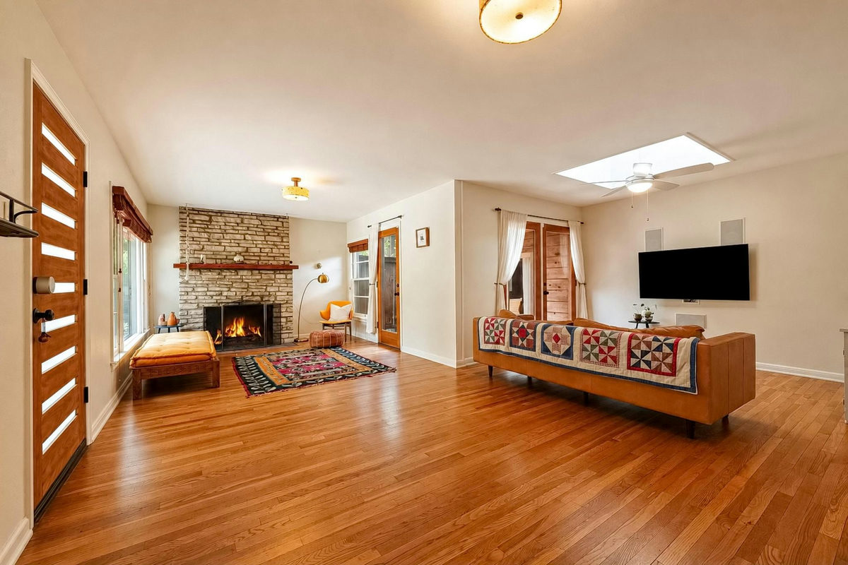 2209 La Casa Dr — photo 3