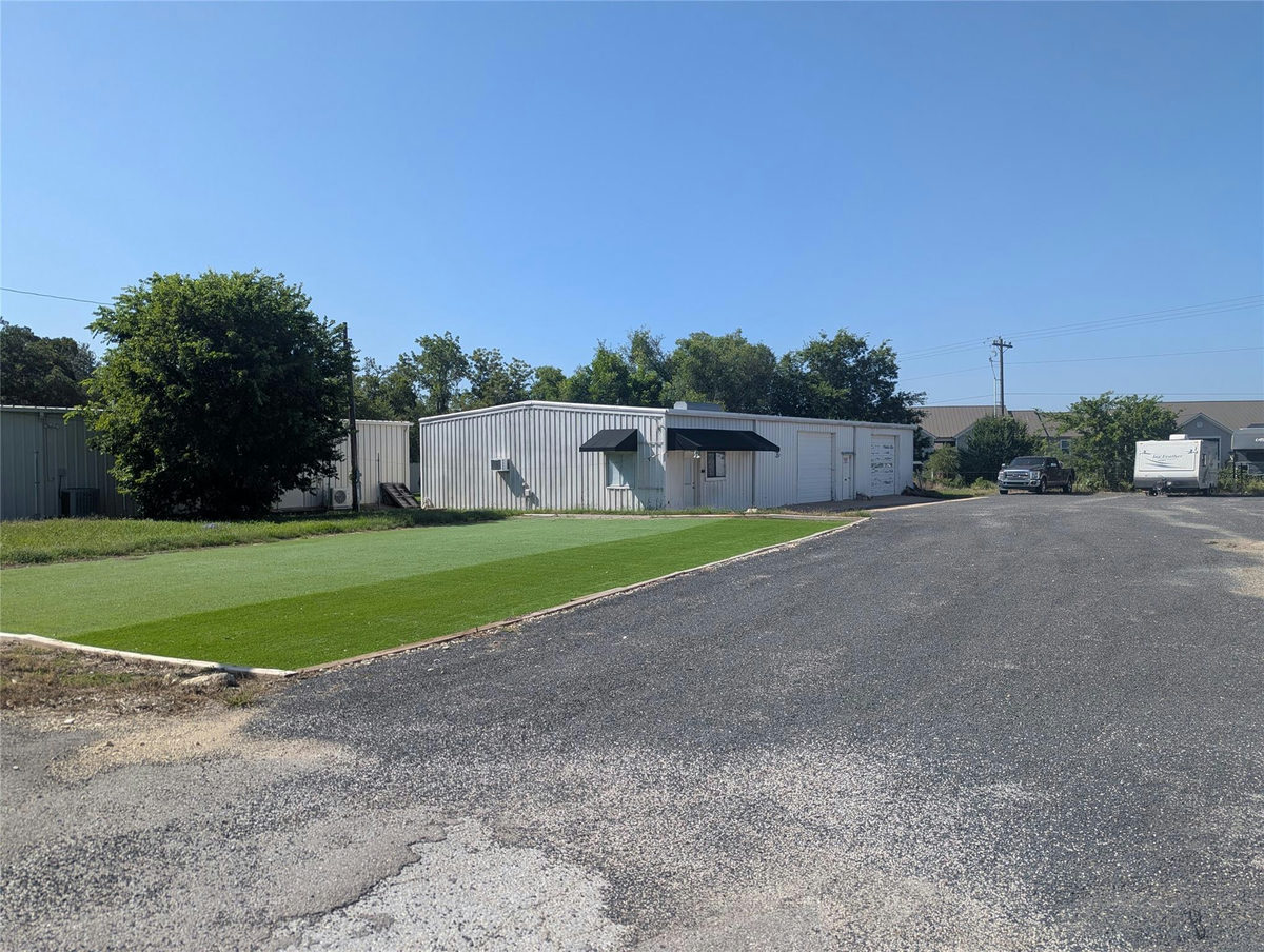 709 A & B and 711B Hwy 290 Hwy — photo 4
