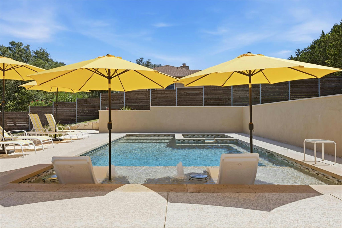 21911 Moffat Dr — exterior