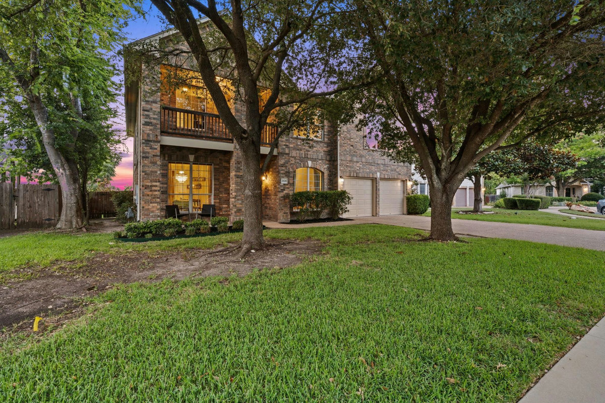 2126 Clear Lake Pl — photo 2