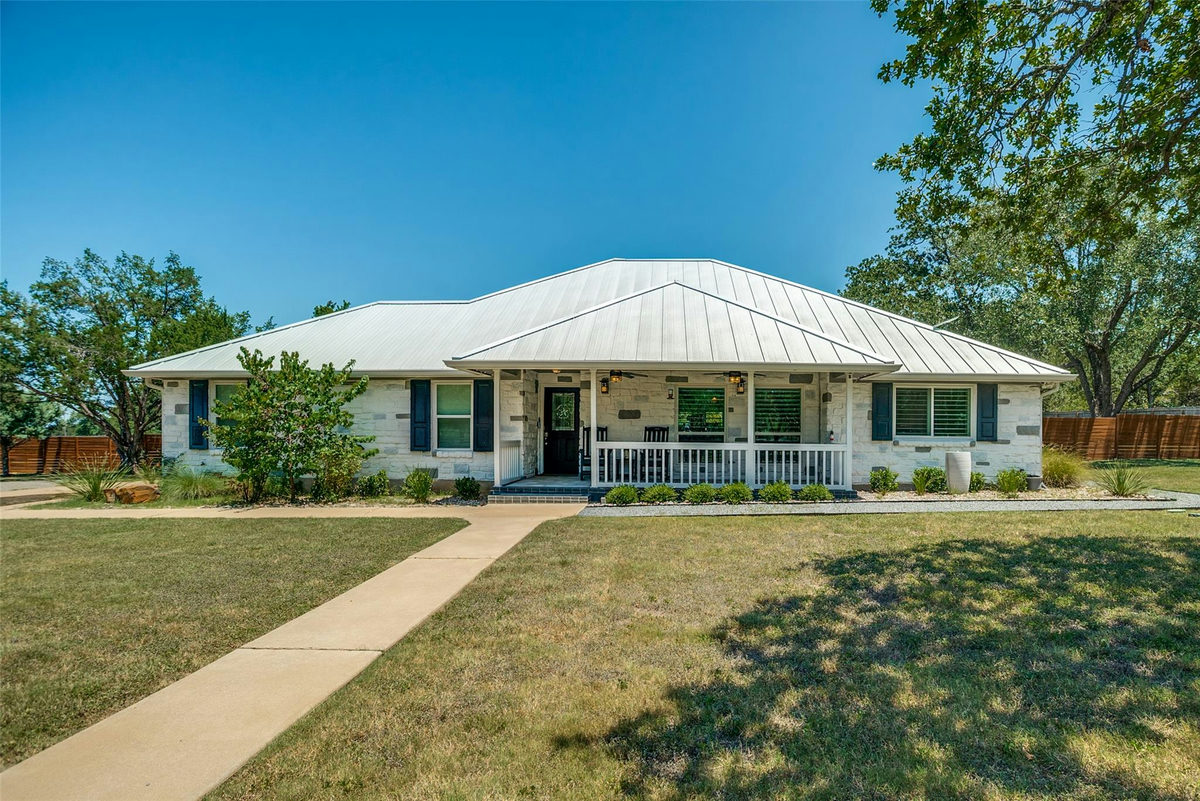 190 Young Ranch Rd — photo 2